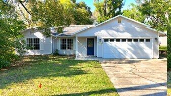 325 E Plymouth Ave in DeLand, FL - Building Photo