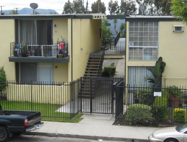 The Rose Garden in Sun Valley, CA - Foto de edificio - Building Photo