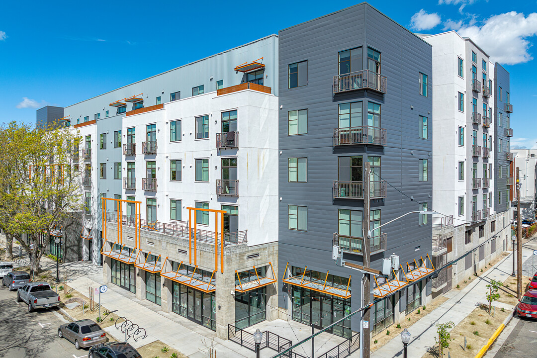 Ary Place in Sacramento, CA - Building Photo