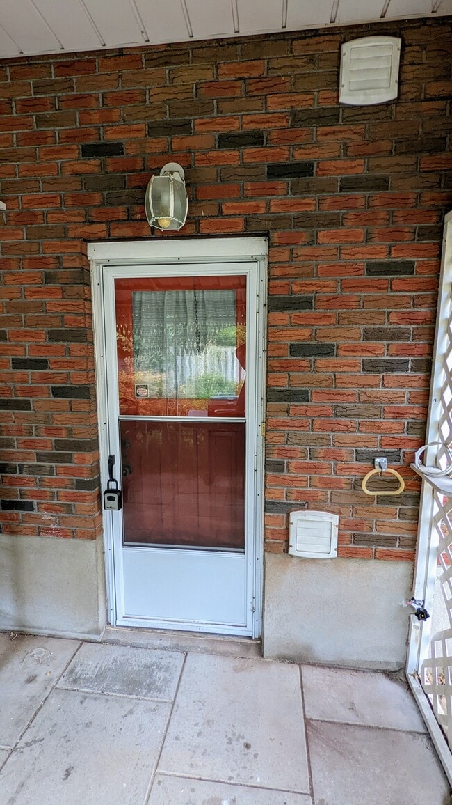 43 Seneca Ave in Oshawa, ON - Building Photo - Building Photo