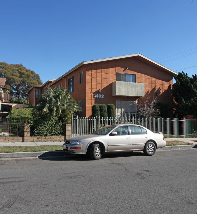 1402 N Mariposa Ave in Los Angeles, CA - Building Photo