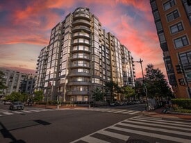 811 4th St NW, Unit 608 in Washington, DC - Building Photo