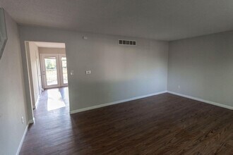 1305 N Golf Blvd in Columbia, MO - Building Photo - Building Photo