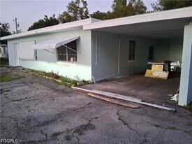 1260 Joerin Ave in North Fort Myers, FL - Building Photo