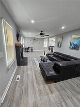 2138 Donald Lee Hollowell Pkwy NW in Atlanta, GA - Foto de edificio - Building Photo