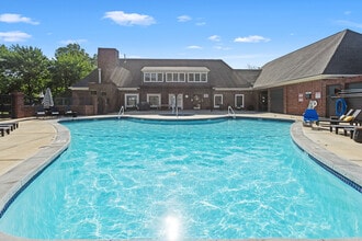Kings Cove Apartments in Merriam, KS - Building Photo - Building Photo