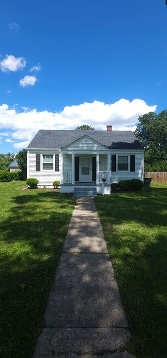 1711 Betty Ln in Richmond, VA - Building Photo