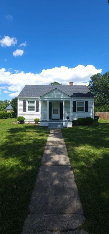property at 1711 Betty Ln