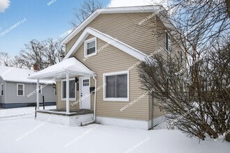 427 W George Ave in Hazel Park, MI - Building Photo - Building Photo