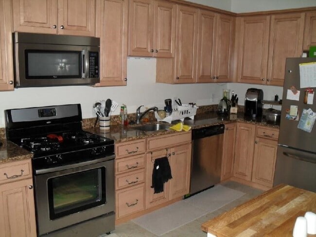135 Paul Gore St, Unit 2 in Boston, MA - Building Photo - Building Photo