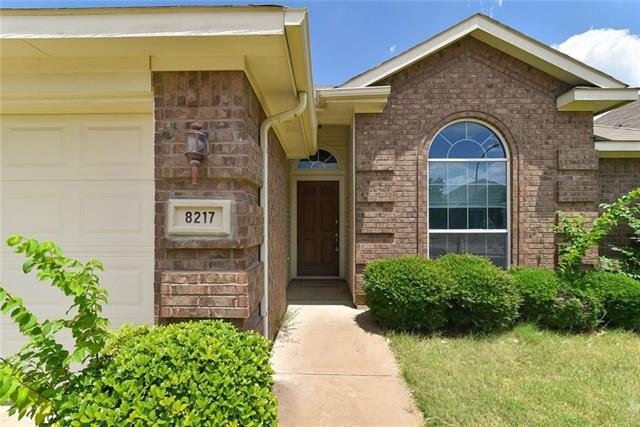 8217 Edgepoint Tr in Hurst, TX - Building Photo - Building Photo