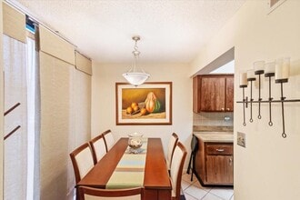 2831 SW 87th Ave, Unit #706 in Davie, FL - Foto de edificio - Building Photo