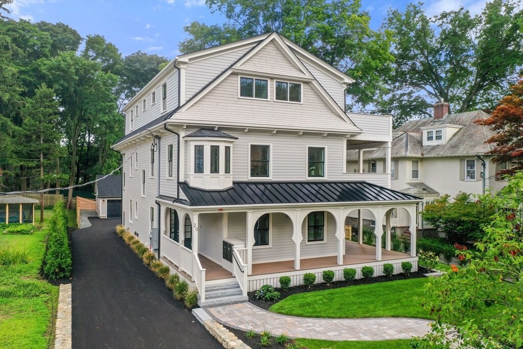 20 Lawrence St, Unit 2 in Wakefield, MA - Foto de edificio