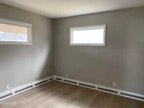 235 Washington Ave in Scotia, NY - Building Photo - Building Photo