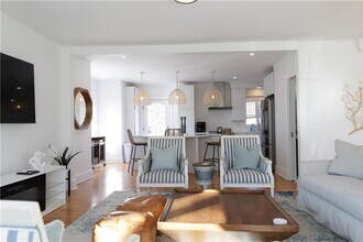 299 Prospect Ave in Middletown, RI - Building Photo - Building Photo