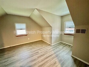 10051 Royal Dr in St. Louis, MO - Foto de edificio - Building Photo