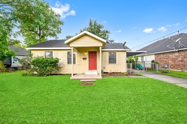 property at 1718 Miami Rd