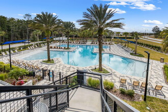 9860 Element Rd in Jacksonville, FL - Foto de edificio - Building Photo