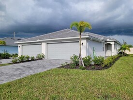8117 Shr Lk Dr in Englewood, FL - Building Photo