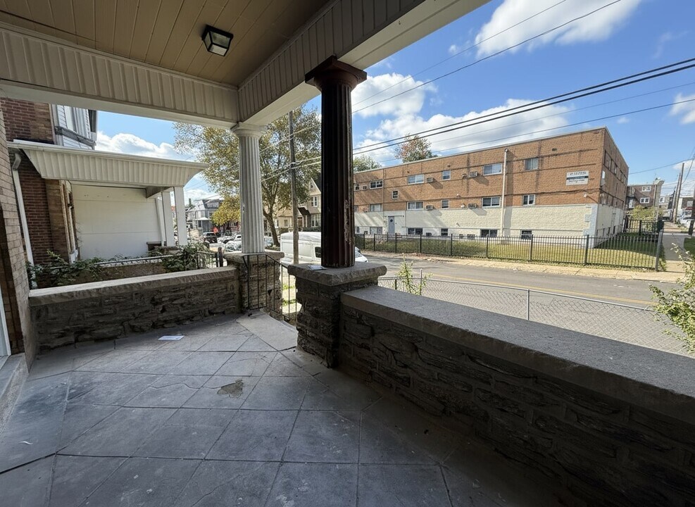 4917 N 13th St in Philadelphia, PA - Building Photo