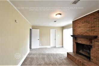 1447 McIlroy Rd in Charlotte, NC - Foto de edificio - Building Photo