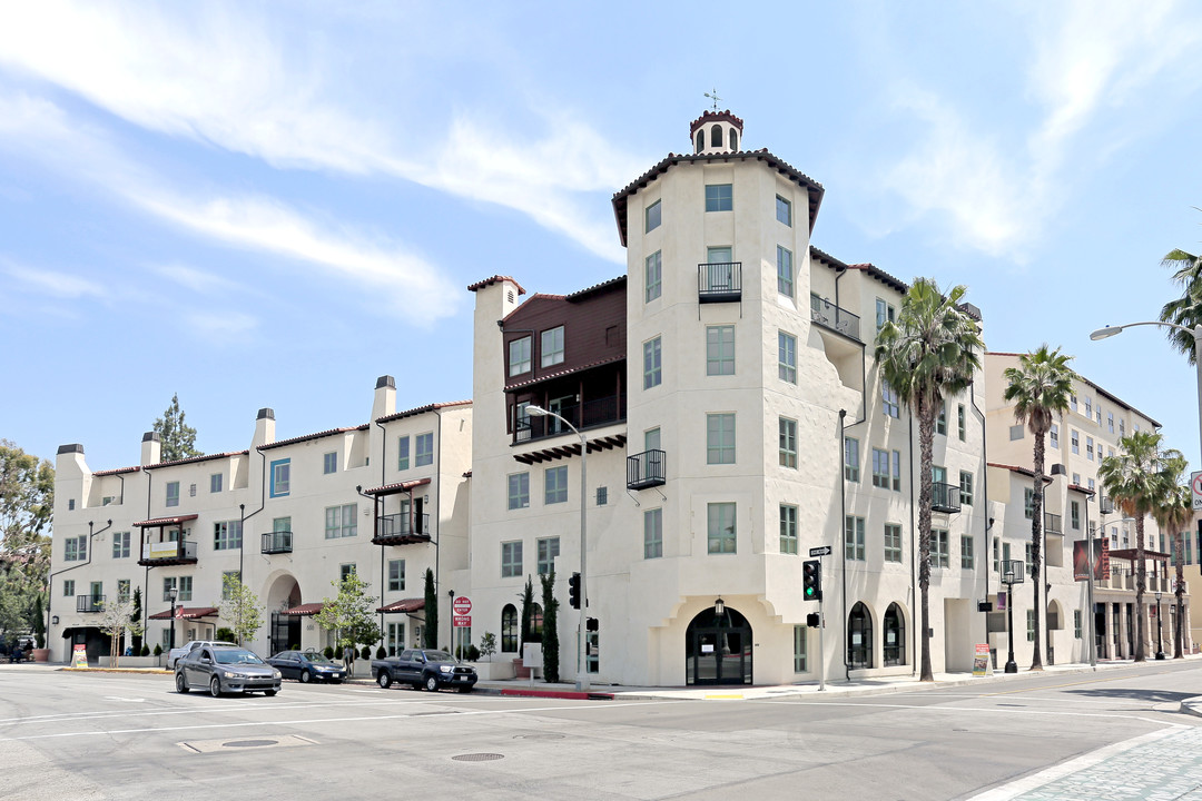 Andalucia in Pasadena, CA - Building Photo