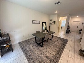 1030 SE 23rd Ter in Homestead, FL - Foto de edificio - Building Photo