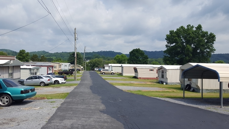 Mobile Home Park in Bristol, TN - Building Photo