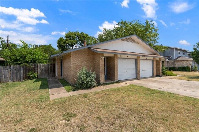 2302 Berkett Dr in Austin, TX - Building Photo - Building Photo