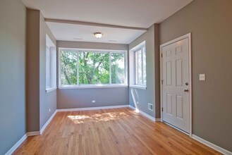 2447 N Lowell Ave in Chicago, IL - Building Photo - Building Photo