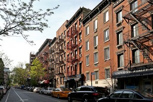 341 E 9th St in New York, NY - Building Photo