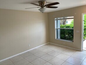 512 SE 6th St, Unit Apt#1 in Cape Coral, FL - Foto de edificio - Building Photo