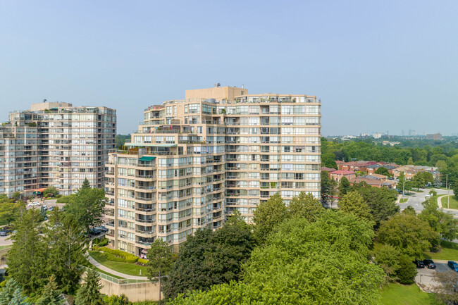 20 Guildwood Pky in Toronto, ON - Building Photo - Building Photo