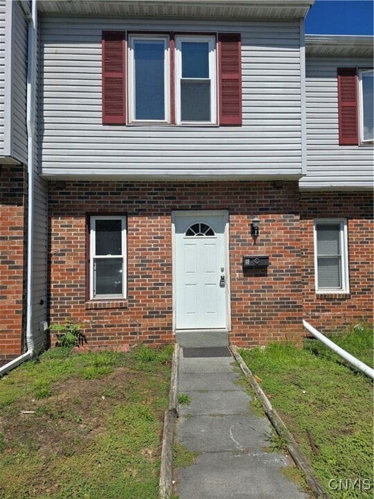 34 North St in Marcellus, NY - Building Photo