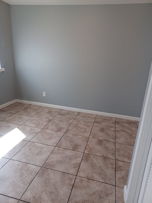 2520 Telegraph Rd, Unit 2520 - B in Lemay, MO - Foto de edificio - Building Photo