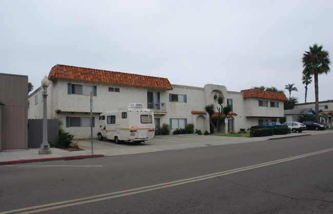 Villa Del Monica Apartment in San Diego, CA - Foto de edificio - Building Photo