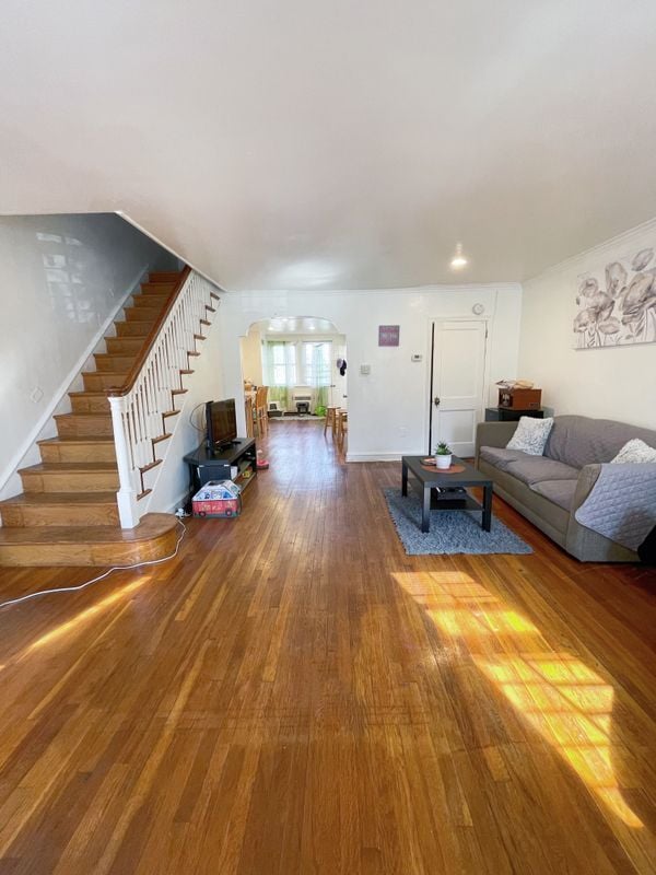 property at 1935 W Chew Ave