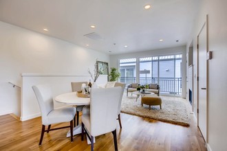 1018 N Ainsworth St in Portland, OR - Building Photo - Interior Photo