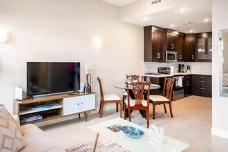 212 SE A St in Bentonville, AR - Building Photo - Building Photo
