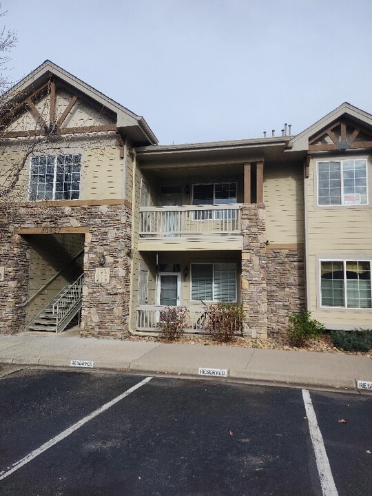 10427 W Hampden Ave in Lakewood, CO - Foto de edificio