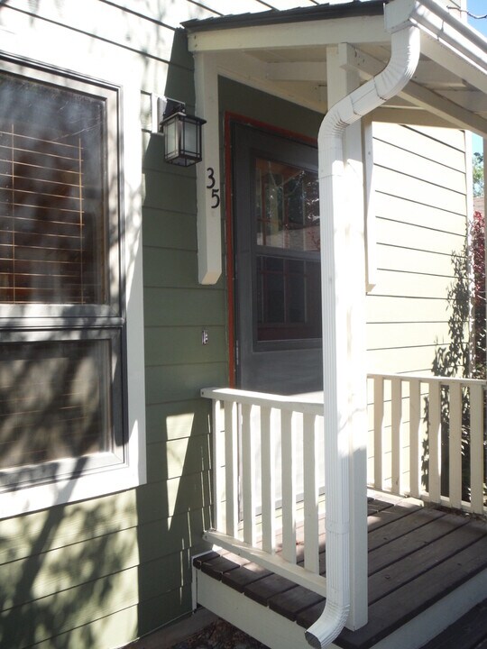 221 Pioneer Dr in Bozeman, MT - Building Photo