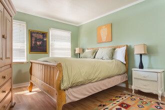 1766 Vista Del Mar Ave, Unit 1766 in Los Angeles, CA - Building Photo - Building Photo