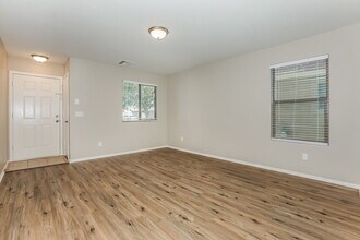 11197 E Wallflower Ln in Florence, AZ - Foto de edificio - Building Photo