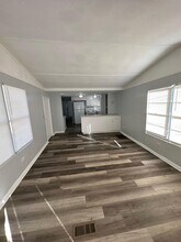 7663 Bentwillow Dr in Jacksonville, FL - Foto de edificio - Building Photo