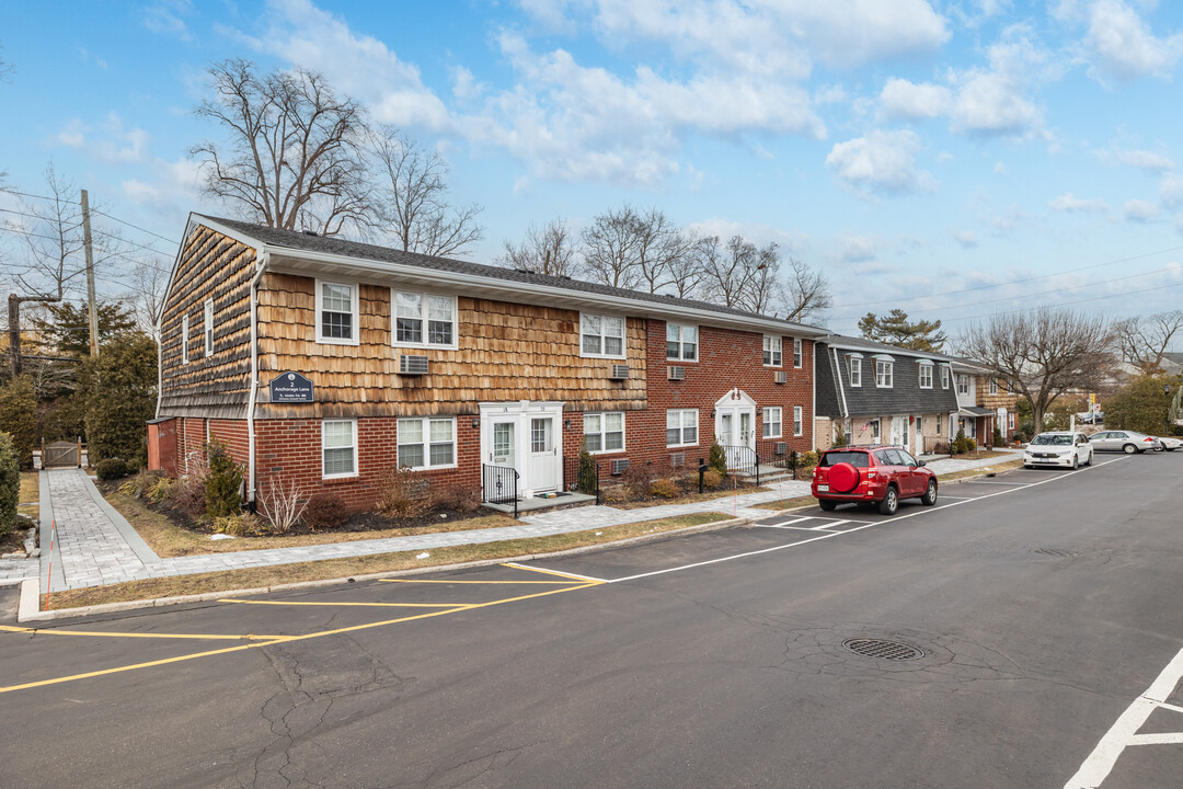 Top of the Harbour at Oyster Bay in Oyster Bay, NY - Building Photo