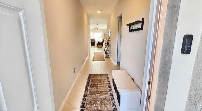 3010 Lytton Hall Dr in Zephyrhills, FL - Building Photo - Building Photo
