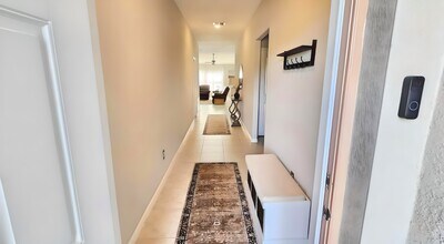 3010 Lytton Hall Dr in Zephyrhills, FL - Building Photo - Building Photo