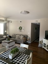 720 Ohio Pike in Cincinnati, OH - Building Photo
