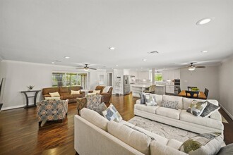 4943 Cheena Dr in Houston, TX - Building Photo - Building Photo