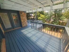 9217 Knoll Crest Loop in Austin, TX - Building Photo - Building Photo